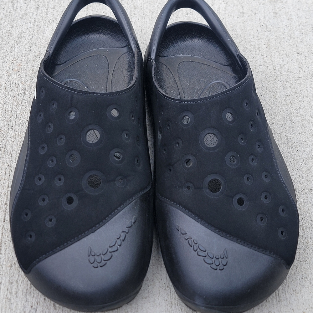 Nike aqua swoosh sandals